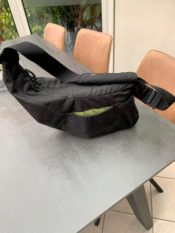 Ruime  fototas van Lowepro passport sling beschikbaar voor biedingen
