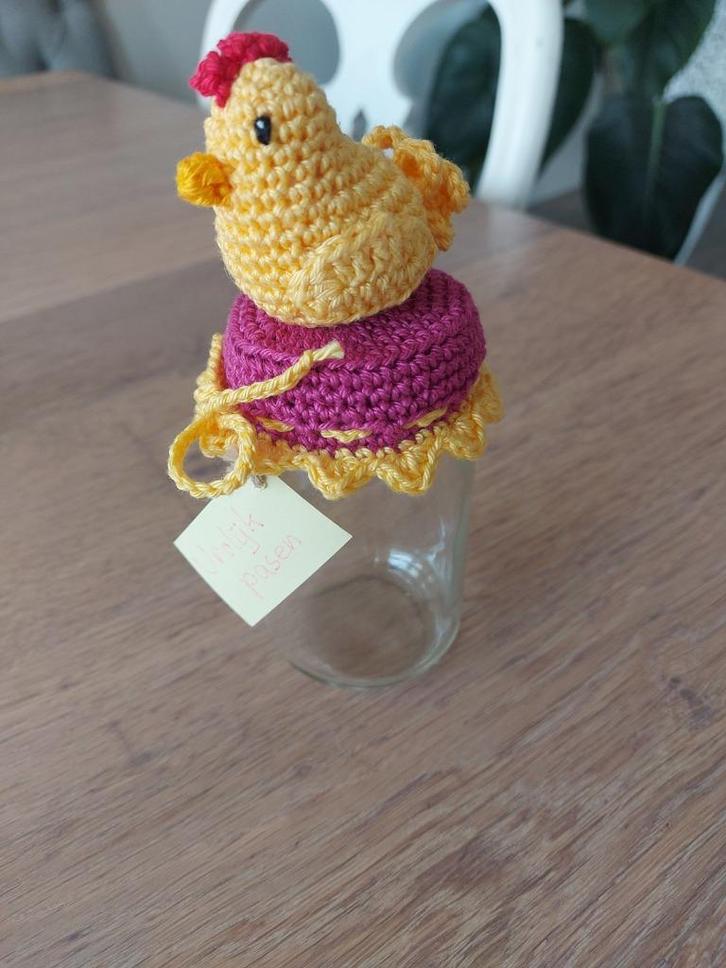 Kuiken / kip gehaakt als dop voor glazen potje - als nieuw, Diversen, Pasen, Zo goed als nieuw, Ophalen of Verzenden