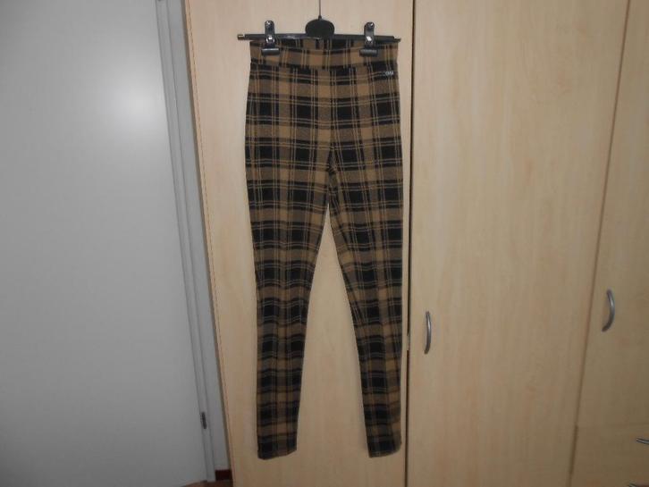 Mooie geruite broek maat 176 van Cars Jeans, Kinderen en Baby's, Kinderkleding | Maat 176, Gebruikt, Meisje, Broek, Ophalen of Verzenden