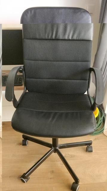 Zwarte Bureaustoel beschikbaar voor biedingen