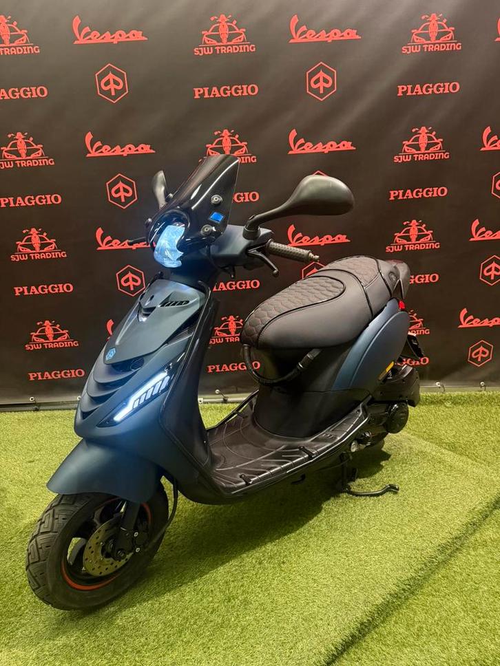 Piaggio Zip 2019 Brom! SP Opaco Blue / RS Zadel / Garantie!, Fietsen en Brommers, Scooters | Piaggio, Zip, Benzine, Ophalen of Verzenden
