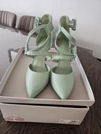 Groene hakken van haren maat 37, Ophalen, Zo goed als nieuw