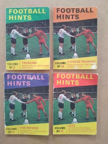 Football Hints 4 miniboekjes 1970 Anglo Confectionary beschikbaar voor biedingen