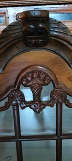 Notenhouten vitrinekastje, Antiek en Kunst, Ophalen