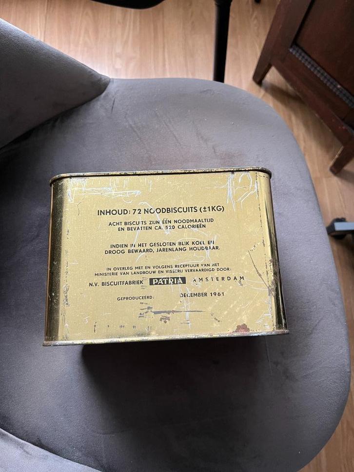 Blik met inhoud 72 noodbiscuits 1 kg, Verzamelen, Militaria | Algemeen, Landmacht, Overige typen, Nederland, Ophalen of Verzenden