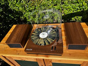 Fenton Platenspeler met Speakers beschikbaar voor biedingen