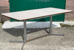 Vintage uitschuifbare tafel chroom crème formica België, Huis en Inrichting, Tafels | Eettafels, Ophalen, Overige materialen, Gebruikt