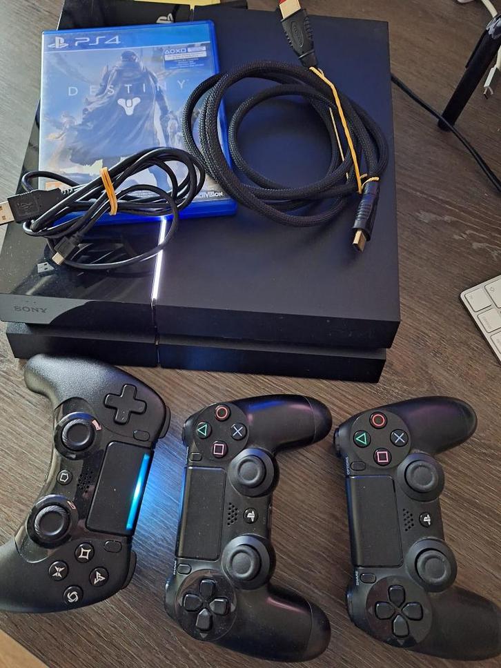 PlayStation 4 / PS4 in goed werkende staat met controller, Spelcomputers en Games, Spelcomputers | Sony PlayStation 4, Zo goed als nieuw