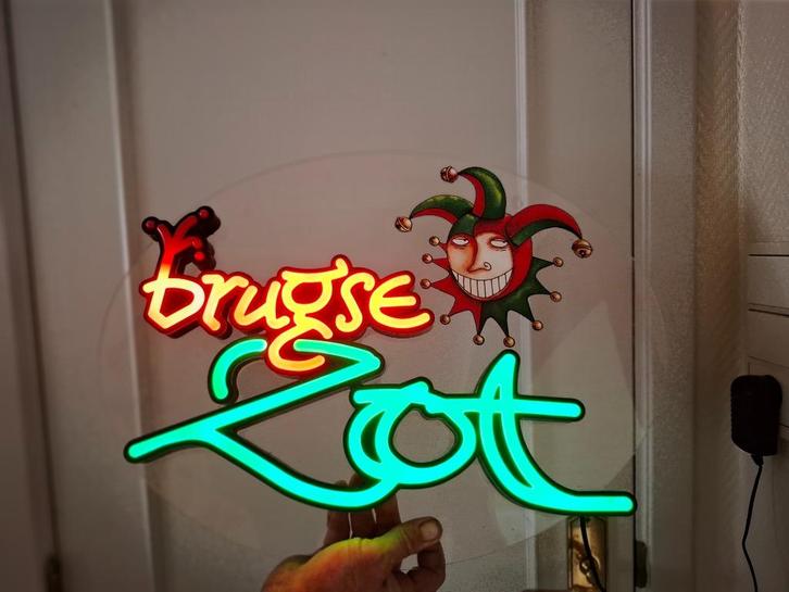 Nieuwe originele lichtreclame Brugse Zot, Verzamelen, Merken en Reclamevoorwerpen, Nieuw, Lichtbak of (neon) lamp, Ophalen of Verzenden