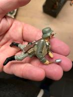 Lineol kruipende soldaat met handgranaat, Antiek en Kunst, Antiek | Speelgoed, Ophalen of Verzenden