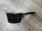 Steelpannetje zwart emaille met gouden bies, Huis en Inrichting, Keuken | Potten en Pannen, Ophalen of Verzenden, Gebruikt, Overige materialen