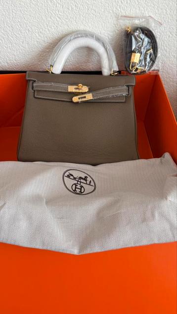 Hermès Kelly 28 beschikbaar voor biedingen