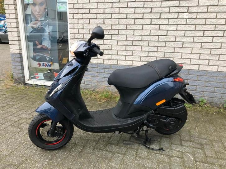 DIKKE PIAGGIO ZIP SP 45KM 4T MIDNIGHT BLEU BJ2020 3000KM, Fietsen en Brommers, Brommers | Tuning en Styling