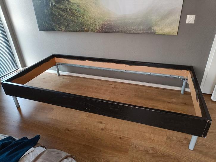 Gratis: Ikea bedframe 80x200cm, Huis en Inrichting, Slaapkamer | Bedden, Gebruikt, Eenpersoons, Hout, Zwart, Ophalen