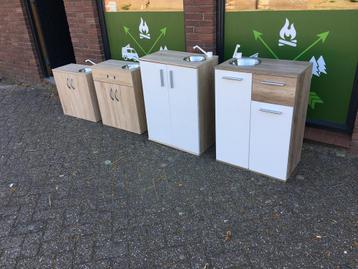 Mobiel keukenkastje voor op de camping. Wastafel&e.v. koken beschikbaar voor biedingen