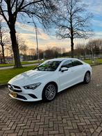 Mercedes-Benz CLA 180 136pk 7G-DCT 2023 Wit, Auto's, Mercedes-Benz, 136 pk, Zwart, 4 cilinders, Wit