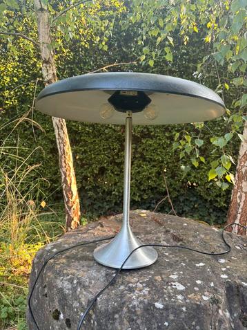 Te koop: grote LUM tafellamp met twee lampen beschikbaar voor biedingen
