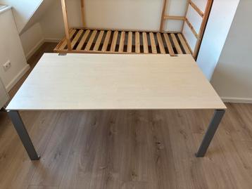 Bureau - Kantoor kwaliteit 160x91 en in hoogte verstelbaar.
