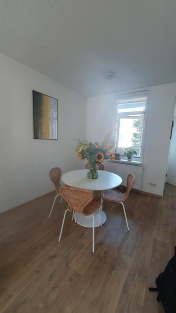 Ikea docksta ronde eettafel beschikbaar voor biedingen