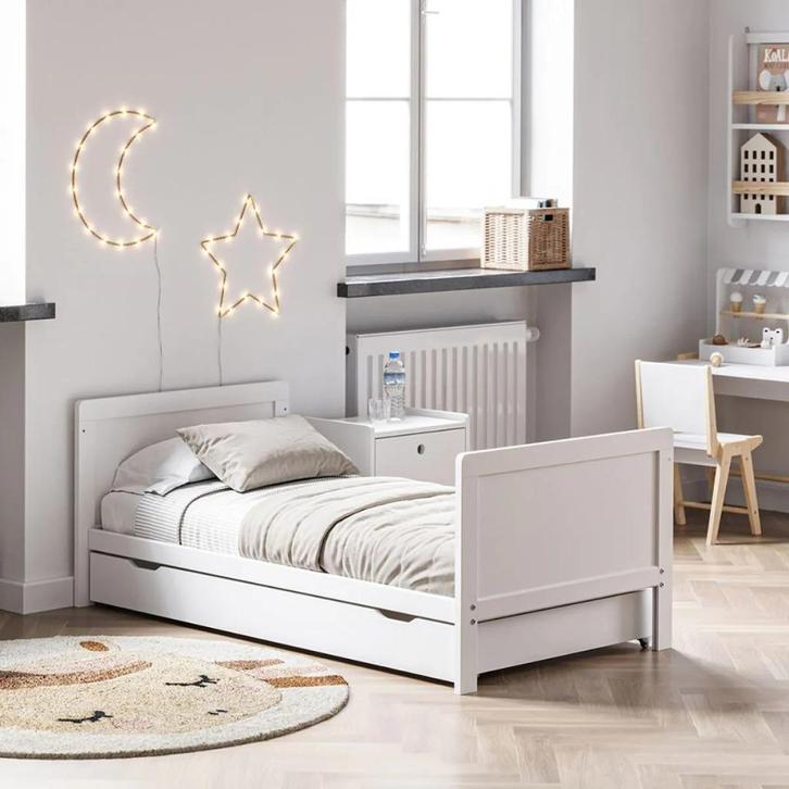 Meegroeibed 140x70 incl matras, dekbed en 3 sets beddengoed, Kinderen en Baby's, Kinderkamer | Bedden, Gebruikt, 140 tot 160 cm