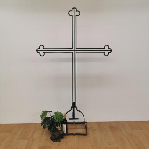 Zeer groot antiek smeedijzeren kruis crucifix religieus, Antiek en Kunst, Antiek | Religie, Ophalen of Verzenden