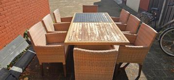 Rotan tuinset met 8 stoelen beschikbaar voor biedingen