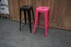 2 leuke barkrukken krukken 1x zwart en 1x roze, Gebruikt, Met voetsteun, 60 tot 90 cm, Ophalen of Verzenden