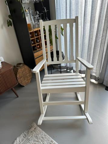 Schommelstoel beschikbaar voor biedingen