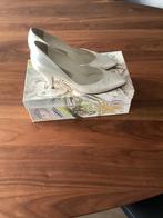Ivoor witte trouw/bruidsschoenen, pumps maat 36,5,, Kleding | Dames, Schoenen, Pumps, Wit, Ophalen of Verzenden, Gedragen