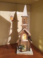 Handgemaakt houten kerkje met verlichting hoogte 50 cm,, Diversen, Kerst, Ophalen of Verzenden, Zo goed als nieuw