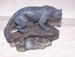 Beeldje zwarte panter in aanvalshouding. 9x14cm. Geharo., Ophalen of Verzenden, Zo goed als nieuw, Dier
