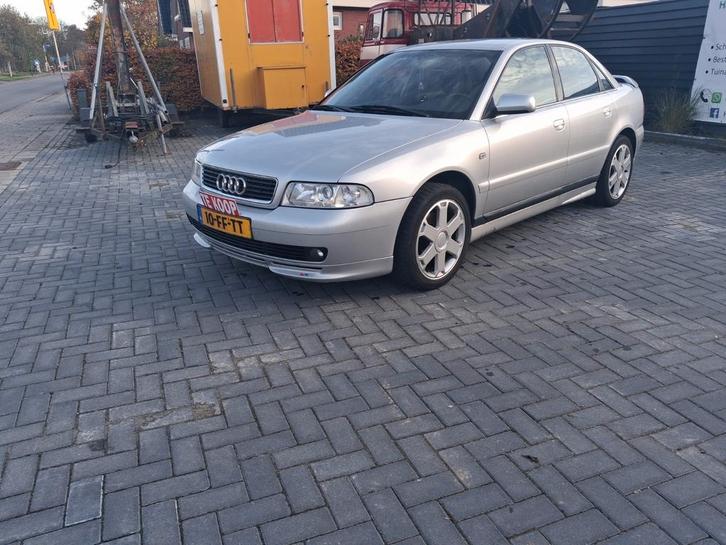 Audi A4 2.5 TDI V6 110KW 2000 Grijs, Auto's, Audi, Bedrijf, A4, Diesel, Sedan, Handgeschakeld, Origineel Nederlands, Zilver of Grijs