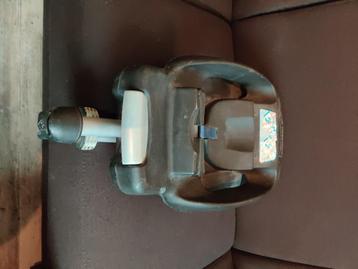 Maxi cosi easy base 2 beschikbaar voor biedingen