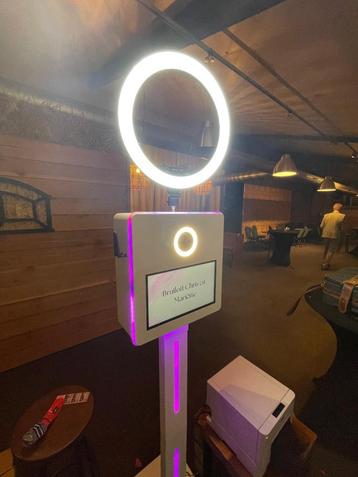 Professionele photobooth met echte camera ONBEPERKT PRINTS beschikbaar voor biedingen