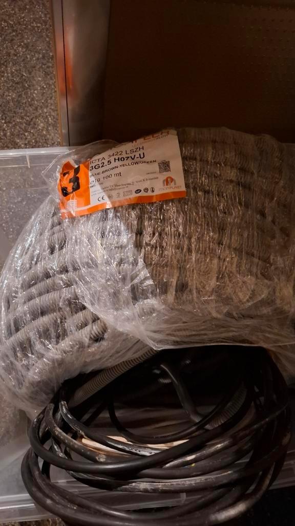 MonFlex lege buizen- diameter 16mm, Doe-het-zelf en Verbouw, Buizen en Afvoer, Nieuw, Overige typen, Overige materialen, 6 meter of meer