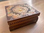 Houten Sigaretten doosje, Verzamelen, Rookartikelen, Aanstekers en Luciferdoosjes, Ophalen of Verzenden, Gebruikt, Tabaksdoos of Verpakking