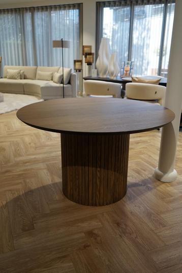 Houten PMP eettafel beschikbaar voor biedingen