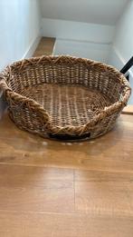 Grote rieten hondenmand! Binnenmaat 65 cm, Dieren en Toebehoren, Hondenmanden, Ophalen of Verzenden, Zo goed als nieuw, Riet