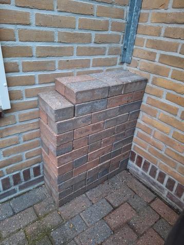 65 Bakstenen - ongebruikt. beschikbaar voor biedingen