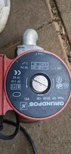 Grundfos UP 25-50 130 Circulatiepomp, Doe-het-zelf en Verbouw, Verwarming en Radiatoren, Gebruikt, Minder dan 30 cm, Overige typen