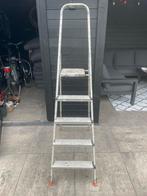 Huishoud trap 4 tredes en plateau, Ophalen, Zo goed als nieuw, Minder dan 2 meter
