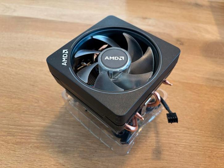 AMD Wraith Prism RGB CPU-Koeler - Nieuw, Computers en Software, Computerkoelers, Nieuw, Luchtkoeling, Ophalen of Verzenden