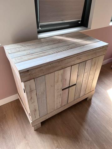 Steigerhouten Kastje/Commode beschikbaar voor biedingen