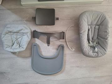 Stokke newborn set en babyset met tray beschikbaar voor biedingen