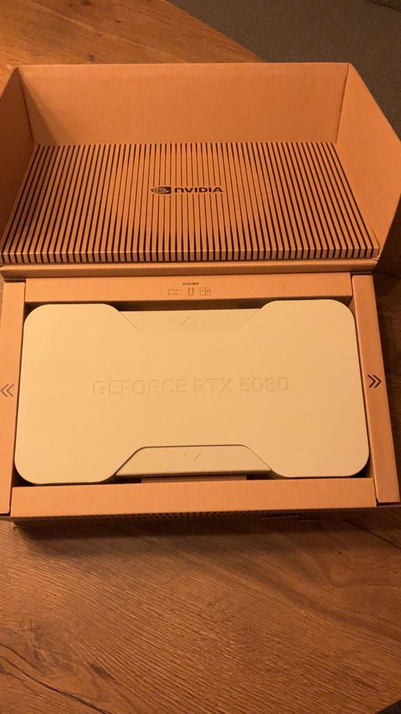 *NIEUW* NVIDIA RTX 5080 Founders Edition 16GB videokaart, Computers en Software, Videokaarten, Nieuw, PCI-Express 4.0, GDDR6, Ophalen of Verzenden