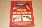 Moderne handvuurwapens, Boeken, Oorlog en Militair, Gelezen, Ophalen of Verzenden, Tweede Wereldoorlog