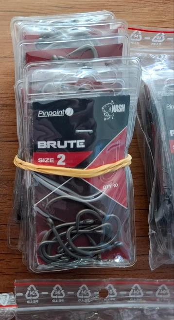 13 pakjes Nash brute haken in maat 2! beschikbaar voor biedingen
