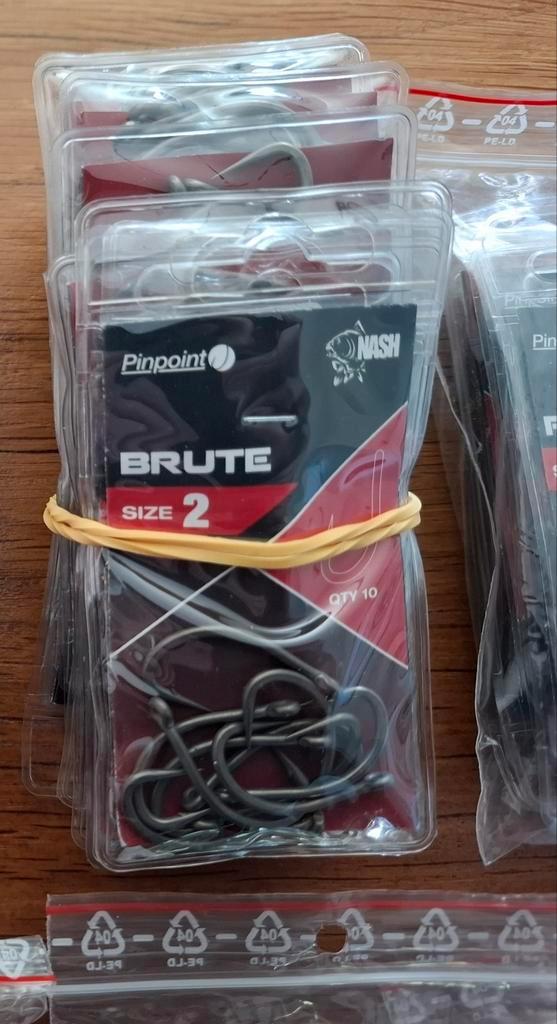 13 pakjes Nash brute haken in maat 2!, Watersport en Boten, Hengelsport | Karpervissen, Nieuw, Haak, Ophalen of Verzenden