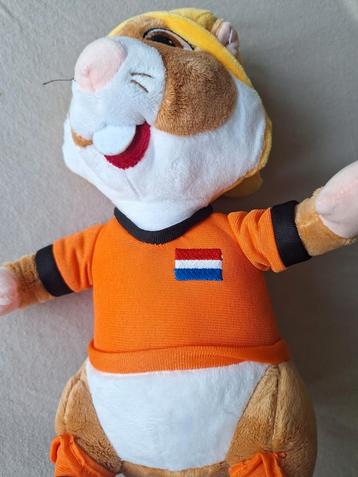 In nieuwstaat Hamster van AH voetbal, voor de sier gestaan  beschikbaar voor biedingen