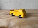 Vinyl Volkswagen bus VW plasto made in Finland geel, Hobby en Vrije tijd, Modelauto's | Overige schalen, Ophalen of Verzenden